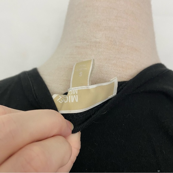 Michael Kors short sleeve zippered ruched black top size small - Picture 4 of 5